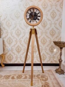 ساعت سه پایه ورساچ