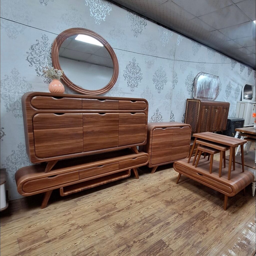 ست آینه و کنسول مدل رادیویی